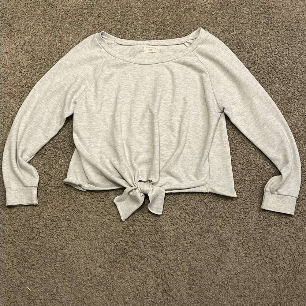 Women’s cropped long sleeve shirt